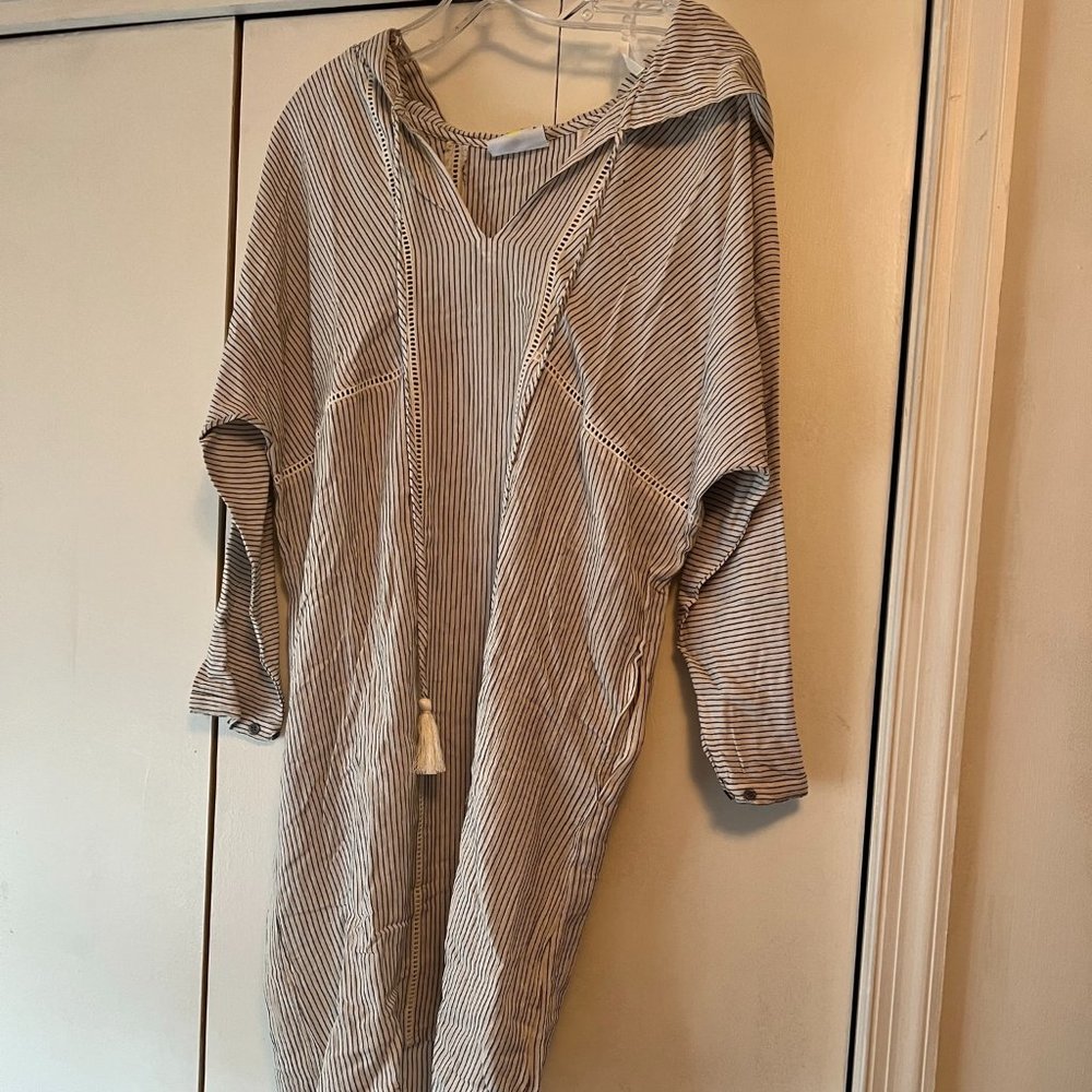 NWOT Black & White Striped Beach Coverup w/Pockets and Hood - Large